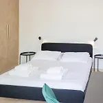 Bee & Be One Bedroom *