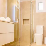 Bee & Be One Bedroom Daire
