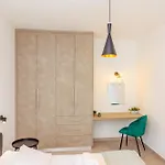 Bee & Be One Bedroom Apartment