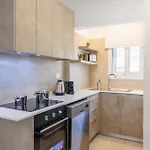 Bee & Be One Bedroom Apartment