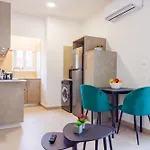 Bee & Be One Bedroom *