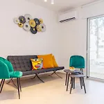 Bee & Be One Bedroom *