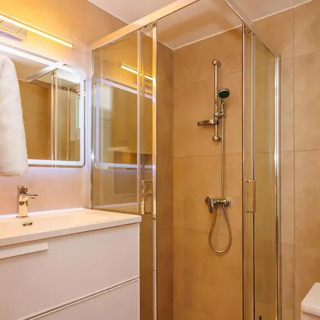 Bee & Be One Bedroom