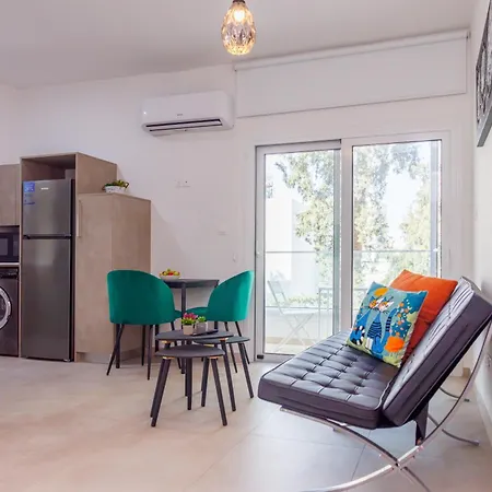 Bee & Be One Bedroom Daire Pafos