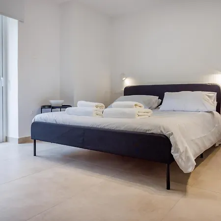 Apartment Bee & Be One Bedroom