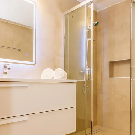 Bee & Be One Bedroom Paphos