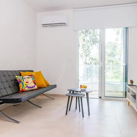 Apartment Bee & Be One Bedroom Paphos
