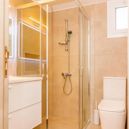 Apartment Bee & Be One Bedroom Paphos