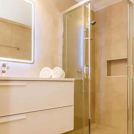 Bee & Be One Bedroom *