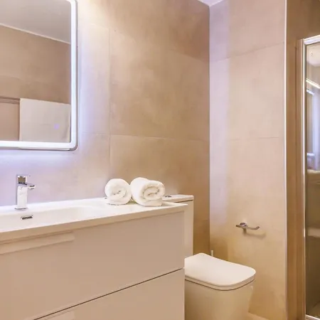 Bee & Be One Bedroom *