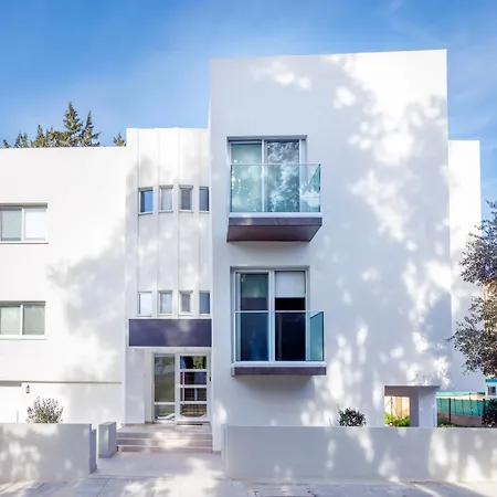 Bee & Be One Bedroom Πάφος